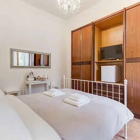 Lulu House Rom