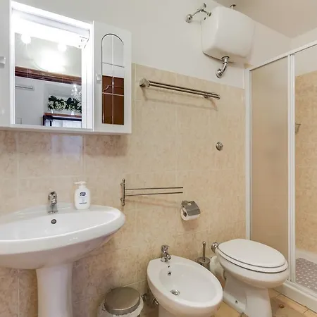 Lulu House Bed & Breakfast